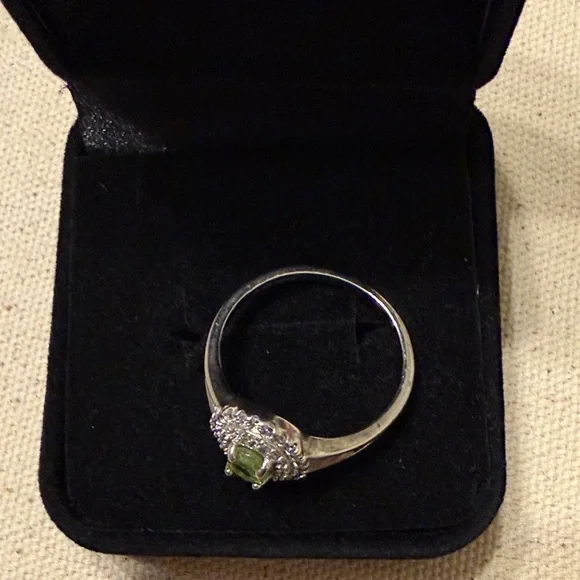 ROYAL PERIDOT CUBIC ZIRCONIA STERLING SILVER WOMEN RING SIZE 10
